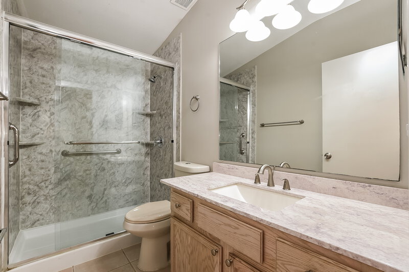 2,240/Mo, 1962 Shannon Ln Apopka, FL 32703 Bathroom View