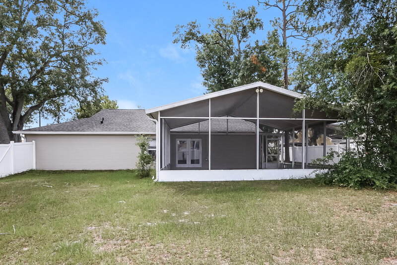 2,240/Mo, 1962 Shannon Ln Apopka, FL 32703 Rear View