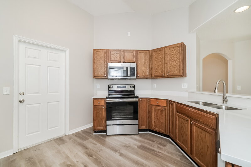 1,590/Mo, 529 Hummingbird Ct Poinciana, FL 34759 Kitchen View