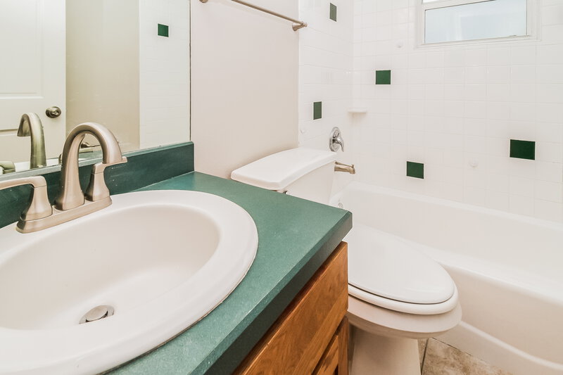 2,190/Mo, 2120 Old South Ln Apopka, FL 32712 Bathroom View