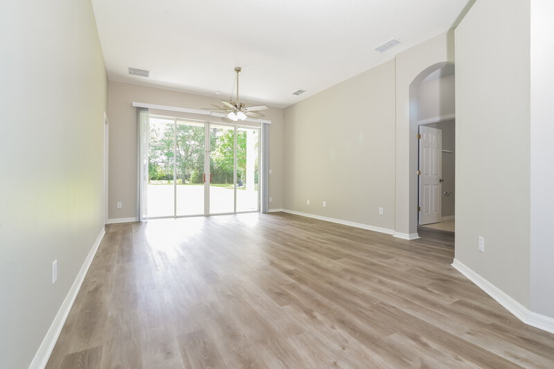 0/Mo, 33938 Terragona Dr Sorrento, FL 32776 Living Room View