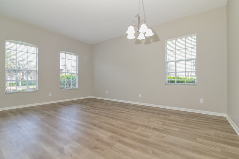 0/Mo, 33938 Terragona Dr Sorrento, FL 32776 Dining Room View