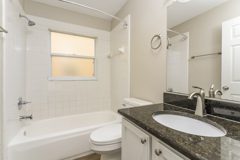 1,835/Mo, 2135 Remington Pointe Blvd Kissimmee, FL 34743 Bathroom View