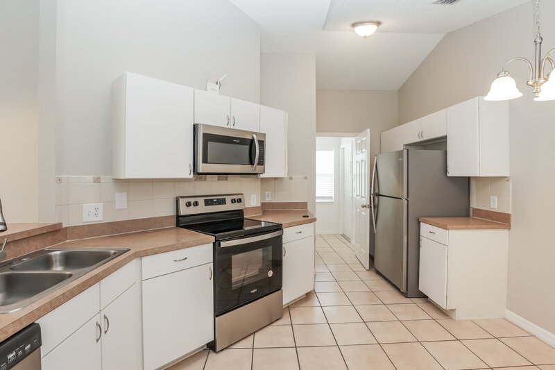 2,405/Mo, 3228 Abiaka Dr Kissimmee, FL 34743 Kitchen View