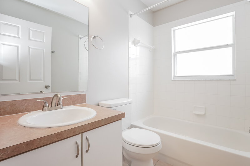 2,405/Mo, 3228 Abiaka Dr Kissimmee, FL 34743 Bathroom View