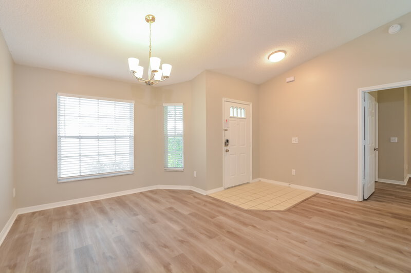 2,455/Mo, 4015 Eagle Feather Dr Orlando, FL 32829 Dining Room View 2