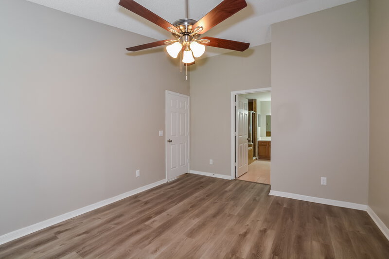 2,455/Mo, 4015 Eagle Feather Dr Orlando, FL 32829 Main Bedroom View 2