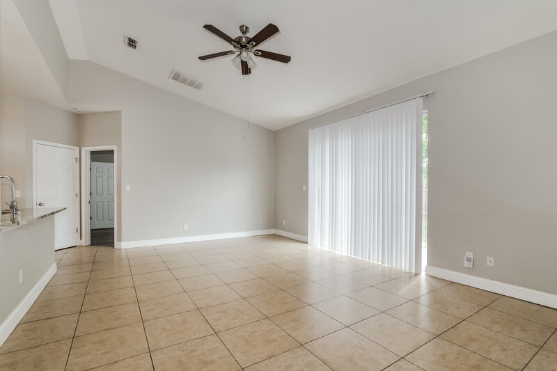 2,335/Mo, 717 Modena St Saint Cloud, FL 34769 Living Room View 2