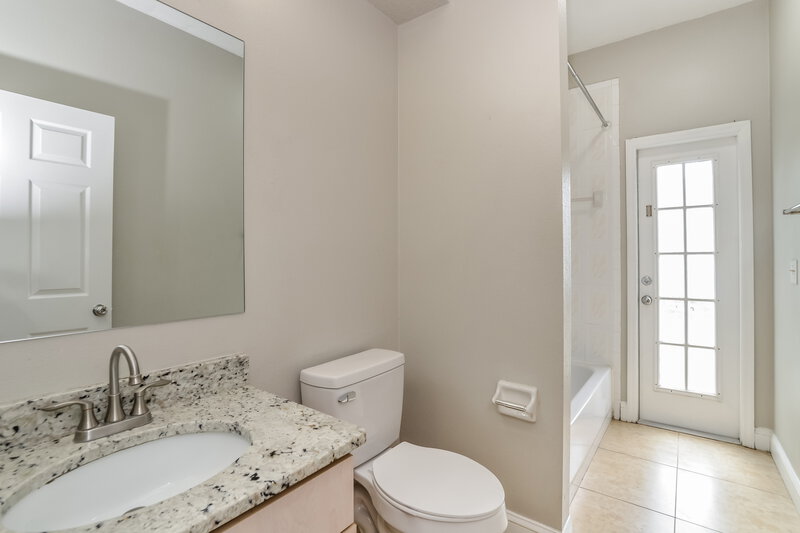 2,335/Mo, 717 Modena St Saint Cloud, FL 34769 Bathroom View