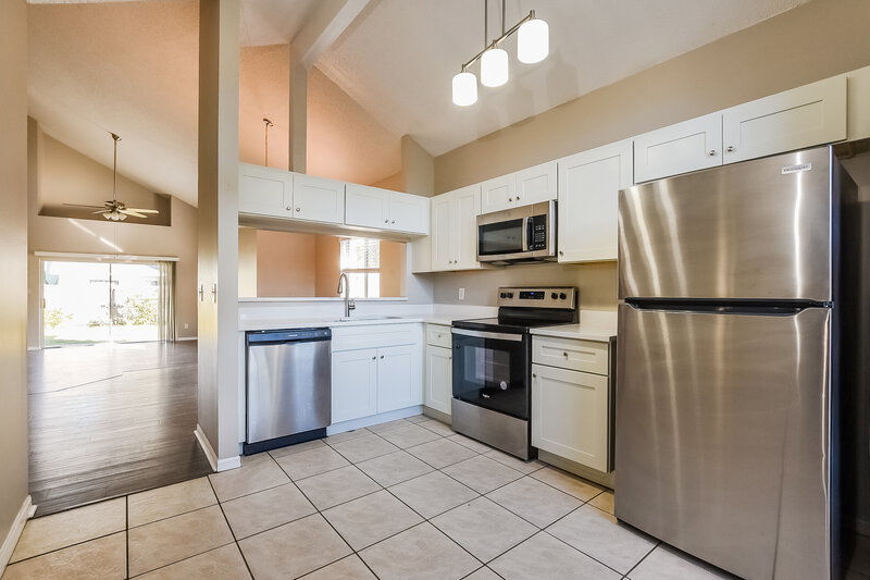 2,275/Mo, 1871 Meadowgold Ln Winter Park, FL 32792 Kitchen View