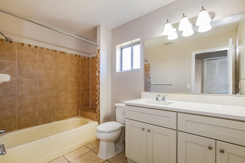 2,275/Mo, 1871 Meadowgold Ln Winter Park, FL 32792 Bathroom View