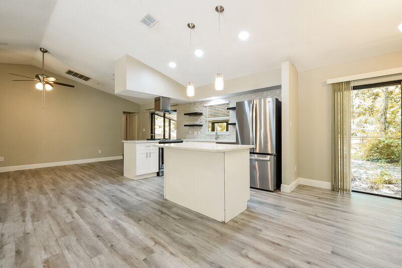 2,545/Mo, 241 Holiday Ln Winter Spgs, FL 32708 Kitchen View 2
