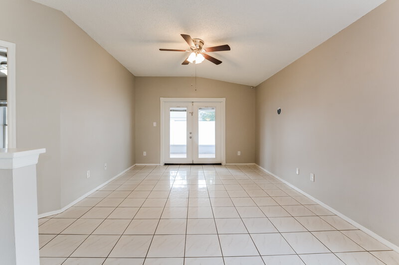 2,515/Mo, 1926 Shannon Ln Apopka, FL 32703 Living Room View 2
