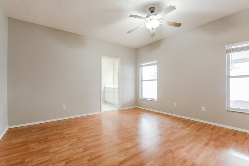 2,515/Mo, 1926 Shannon Ln Apopka, FL 32703 Main Bedroom View 2