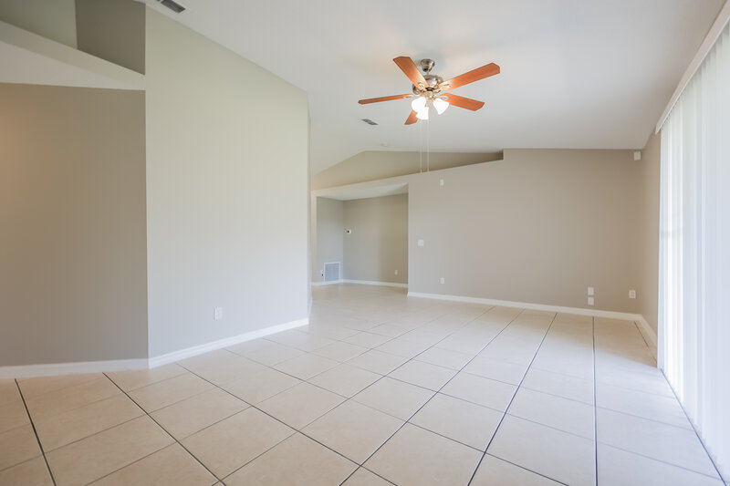 2,640/Mo, 916 Alsace Dr Kissimmee, FL 34759 Living Room View 2