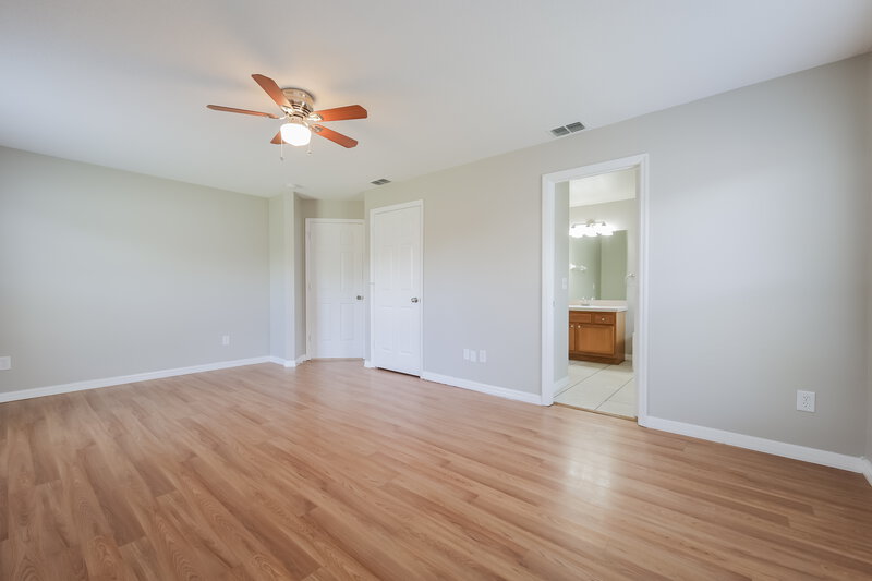 2,640/Mo, 916 Alsace Dr Kissimmee, FL 34759 Main Bedroom View
