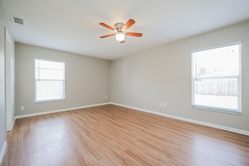 2,640/Mo, 916 Alsace Dr Kissimmee, FL 34759 Main Bedroom View 2