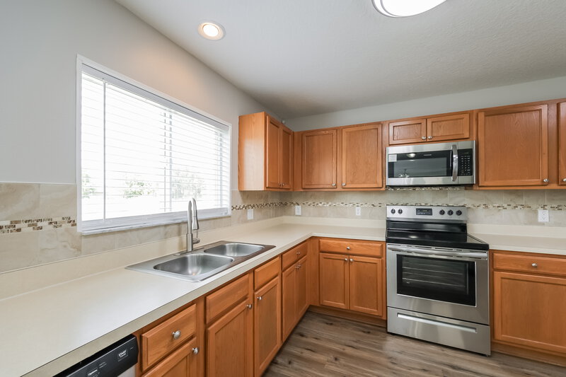 2,605/Mo, 4703 Hardy Mills St Kissimmee, FL 34758 Kitchen View
