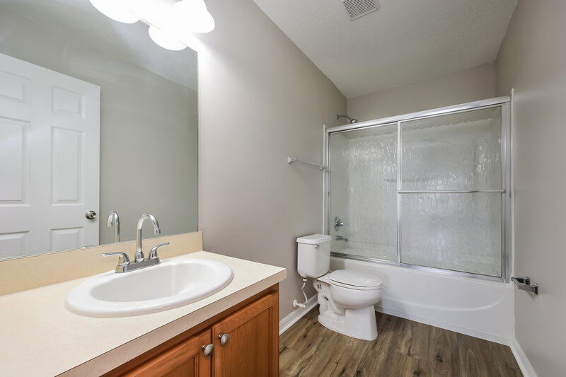 2,605/Mo, 4703 Hardy Mills St Kissimmee, FL 34758 Bathroom View