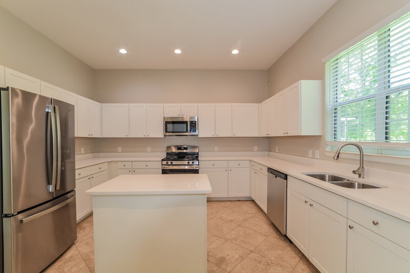 2,550/Mo, 958 Belle Oak Dr Leesburg, FL 34748 Kitchen View