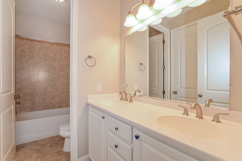 2,550/Mo, 958 Belle Oak Dr Leesburg, FL 34748 Bathroom View