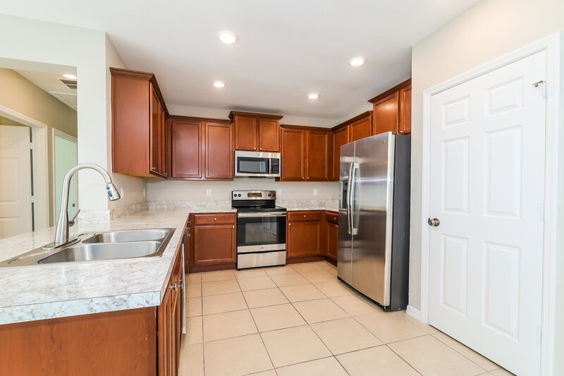 2,145/Mo, 409 Blue Lake Cir Kissimmee, FL 34758 Kitchen View