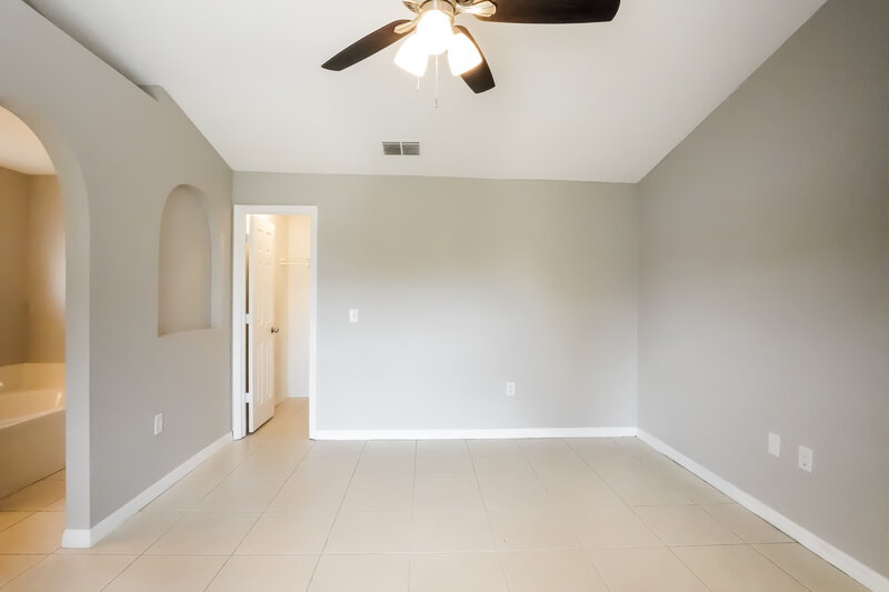 2,860/Mo, 44 York Ct Kissimmee, FL 34758 Main Bedroom View