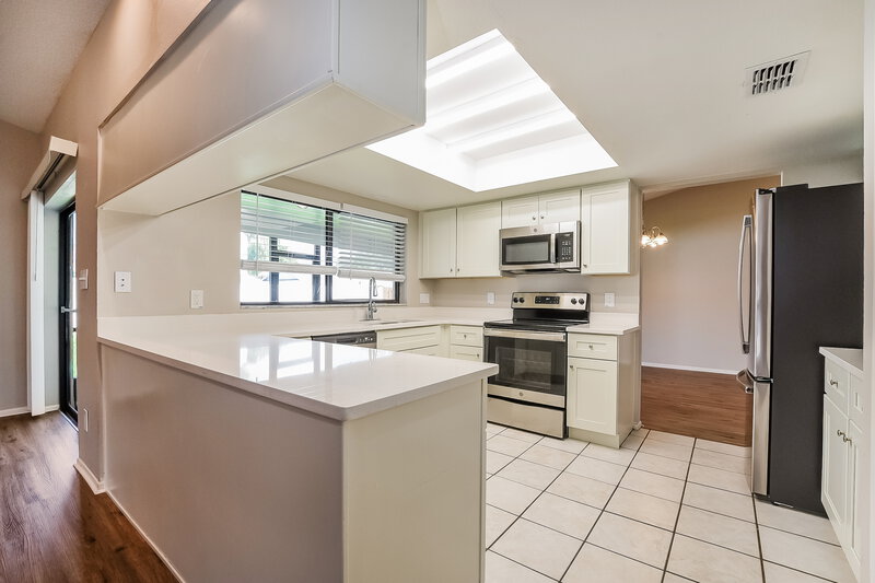 2,595/Mo, 1014 Dishman Loop Oviedo, FL 32765 Kitchen View