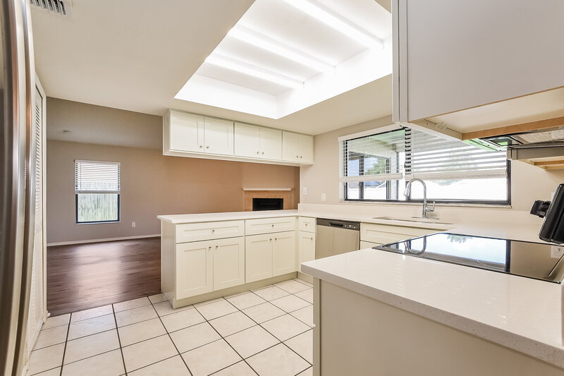 2,595/Mo, 1014 Dishman Loop Oviedo, FL 32765 Kitchen View 2