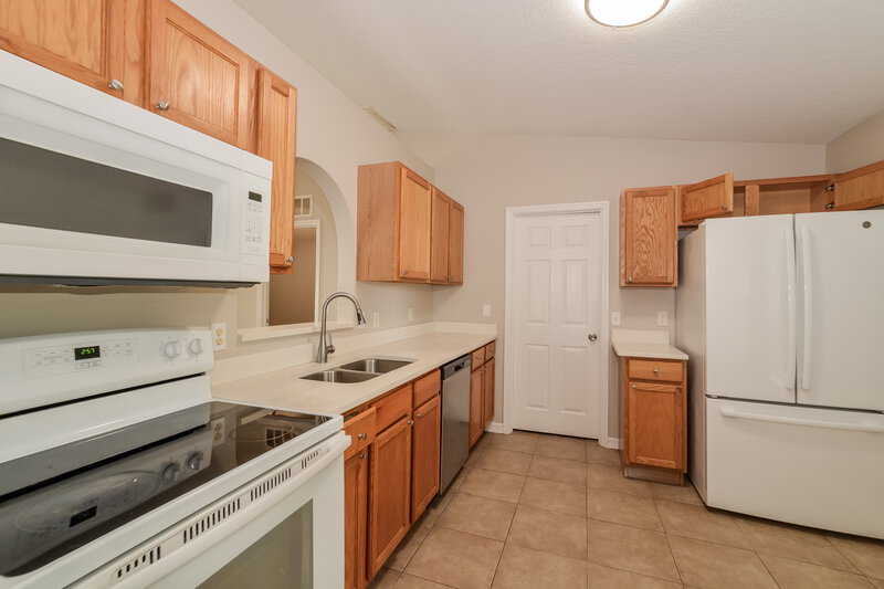 1,735/Mo, 2104 Aitkin Loop Leesburg, FL 34748 Kitchen View
