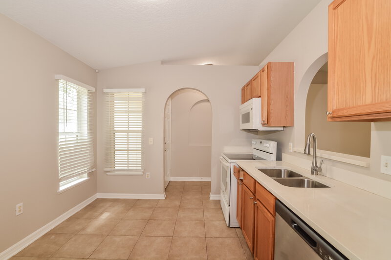 1,735/Mo, 2104 Aitkin Loop Leesburg, FL 34748 Kitchen View 2