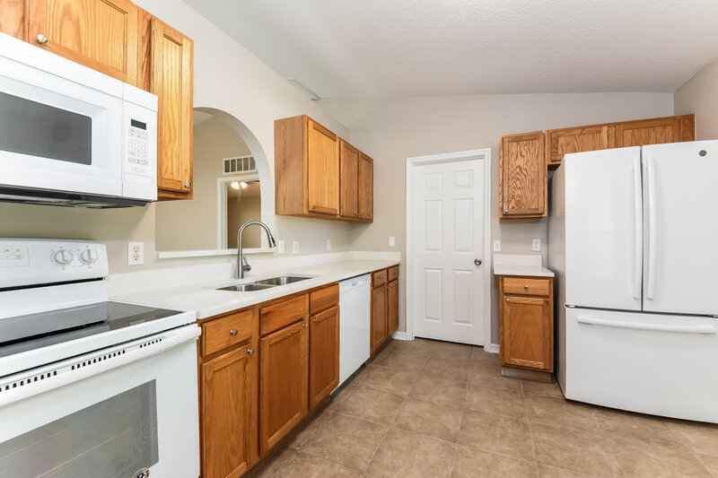 1,780/Mo, 2104 Aitkin Loop Leesburg, FL 34748 Kitchen View