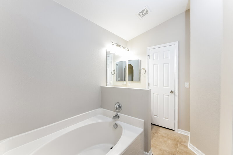 1,780/Mo, 2104 Aitkin Loop Leesburg, FL 34748 Main Bathroom View