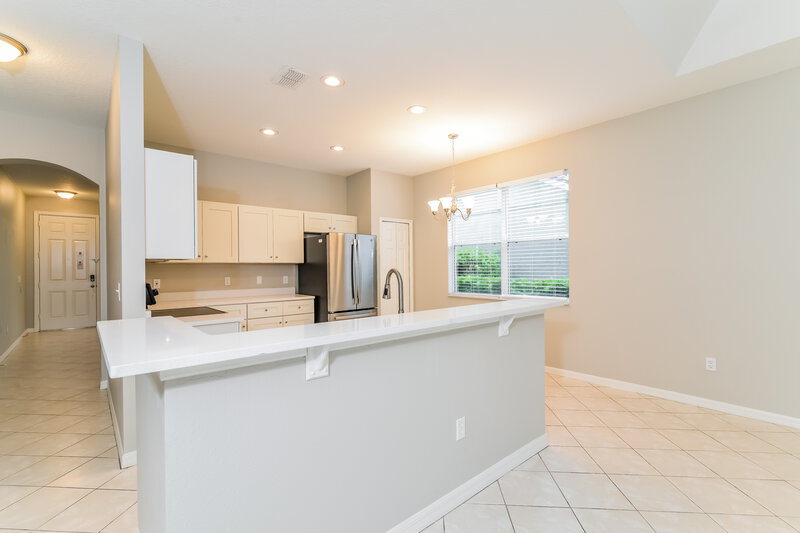 2,735/Mo, 14221 Lake Live Oak Dr Orlando, FL 32828 Kitchen View