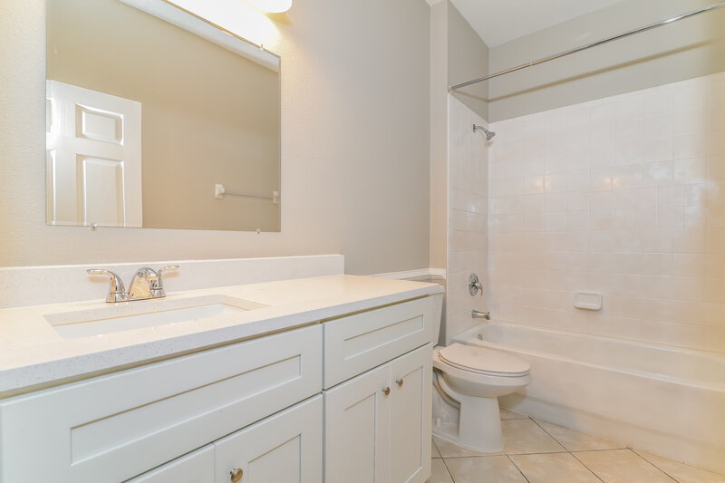 2,735/Mo, 14221 Lake Live Oak Dr Orlando, FL 32828 Bathroom View