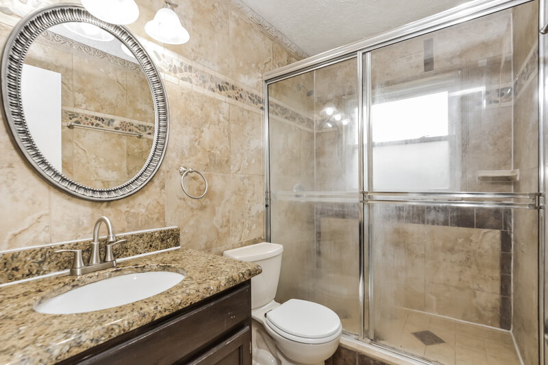 2,245/Mo, 7926 Sapphire Ln Orlando, FL 32822 Bathroom View