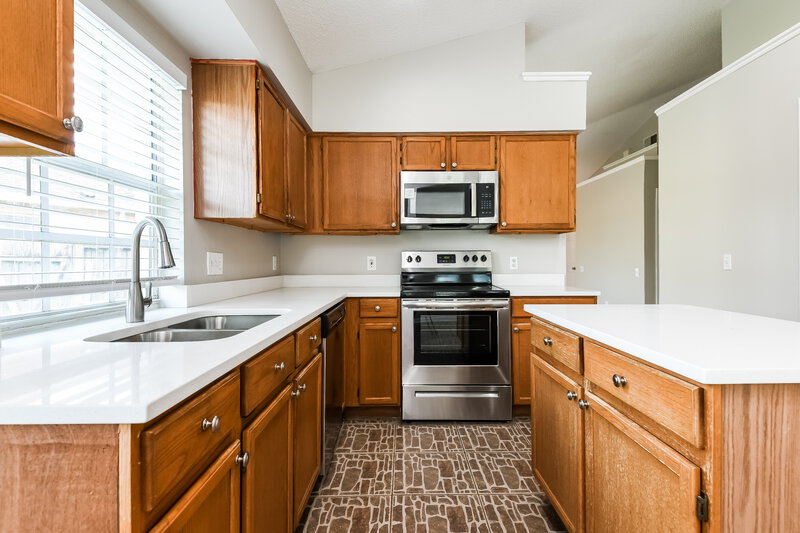 2,695/Mo, 8828 Fort Jefferson Blvd Orlando, FL 32822 Kitchen View 3