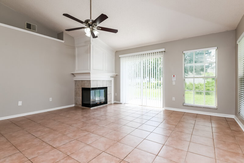 2,695/Mo, 8828 Fort Jefferson Blvd Orlando, FL 32822 Family Room View