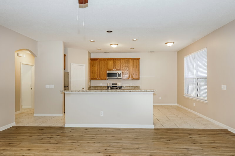 2,410/Mo, 111 Pine Shade Ct Deland, FL 32720 Living Room View 2