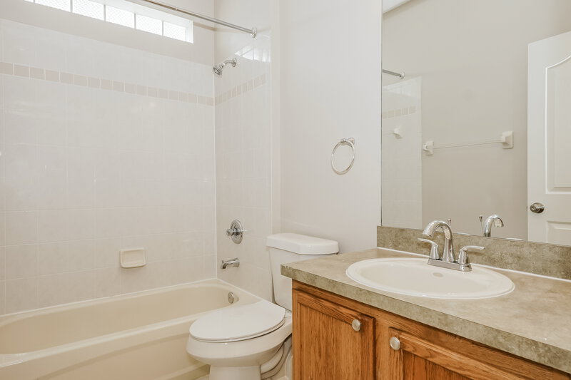 2,410/Mo, 111 Pine Shade Ct Deland, FL 32720 Bathroom View