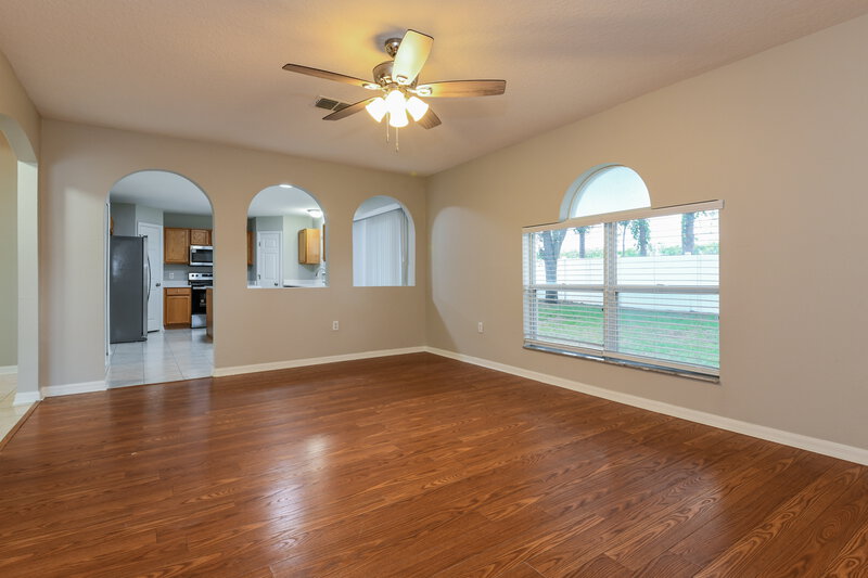 2,205/Mo, 2411 Tealwood Cir Tavares, FL 32778 Living Room View 2