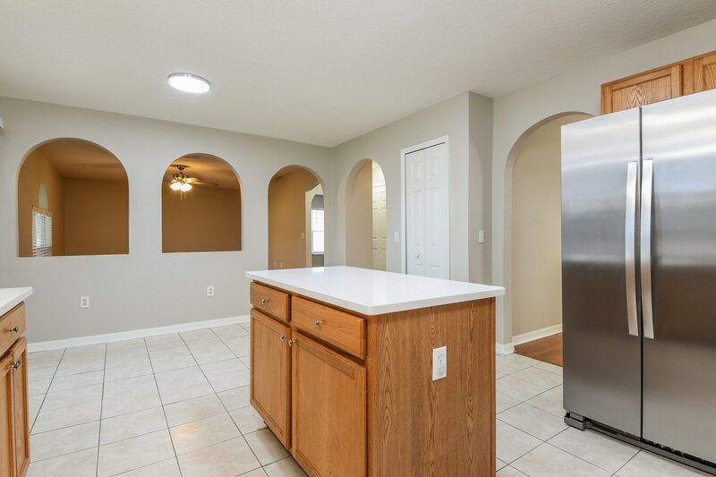 2,205/Mo, 2411 Tealwood Cir Tavares, FL 32778 Kitchen View