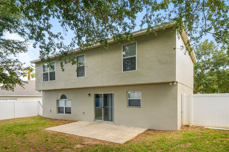 2,205/Mo, 2411 Tealwood Cir Tavares, FL 32778 Rear View