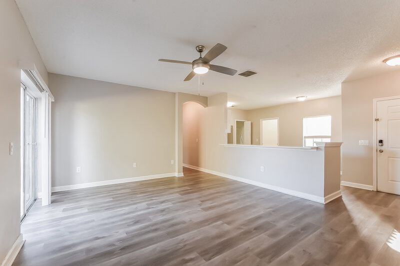 1,675/Mo, 627 Cotulla Dr Kissimmee, FL 34758 Living Room View 2