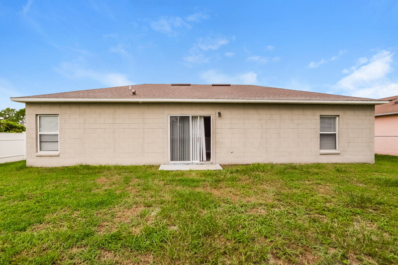 1,870/Mo, 627 Cotulla Dr Kissimmee, FL 34758 Rear View
