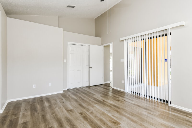 2,350/Mo, 5514 Deepdale Dr Orlando, FL 32821 Main Bedroom View