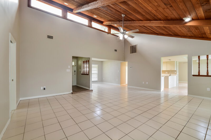 2,350/Mo, 548 Matilda Pl Longwood, FL 32750 Living Room View 2