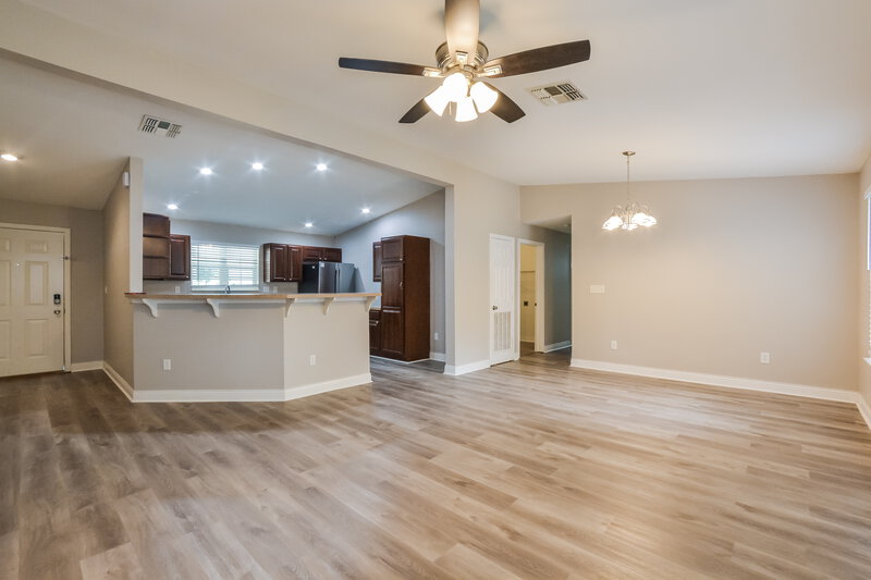 2,125/Mo, 308 Pinewood Ct Fern Park, FL 32730 Living Room View 3
