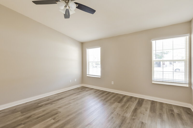 2,125/Mo, 308 Pinewood Ct Fern Park, FL 32730 Main Bedroom View