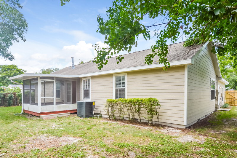 2,125/Mo, 308 Pinewood Ct Fern Park, FL 32730 Rear View